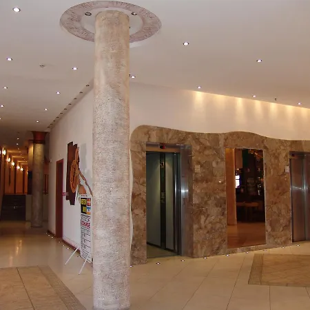 Poseidon アパートホテル